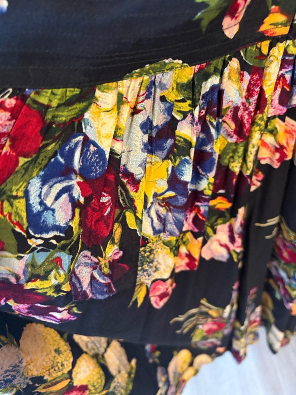 Trashy Diva Black Floral Plunge Midi Dress - Picture 6 of 6